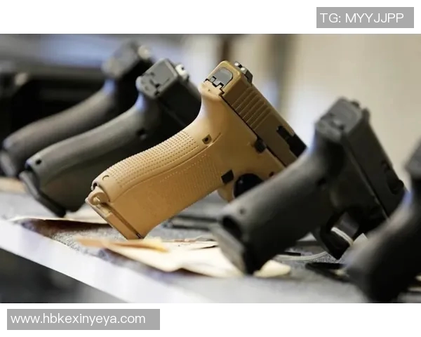 足球明星手持枪支事件揭秘 揭开背后真相与社会责任讨论